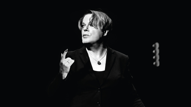 HAMLET - EDDIE IZZARD